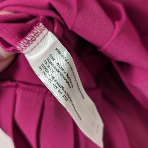 Eloquii Short Sleeve Top with Pleat Detail, Size 16 - Picture 5 of 6